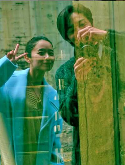 俳優の堀田真由さんを連載で撮影/引用元:小関裕太Instagram
