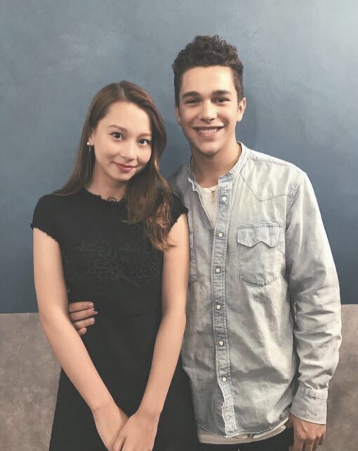 Nikiさんとオースティン・マホーンさん　引用元：WaCoCa