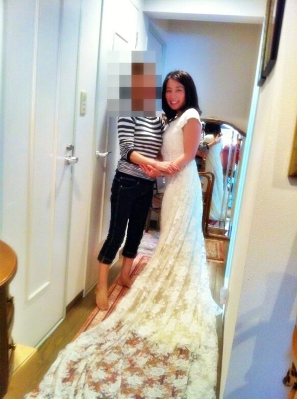 山本太郎さんの母・乃布子さん(左)と割鞘朱璃さん　引用元：本人ameblo