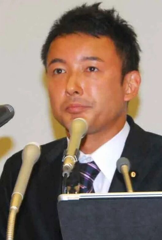 離婚会見をする山本太郎さん
引用元：ORICON NEWS