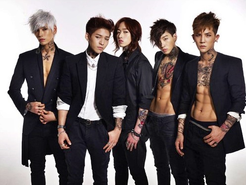 DMTN時代のXGサイモンとメンバーの画像