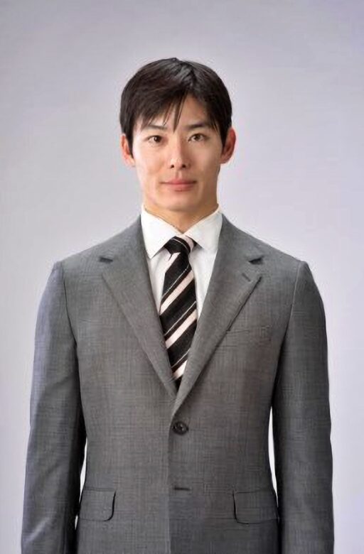 凛々しく映る石田嵩人知事の画像