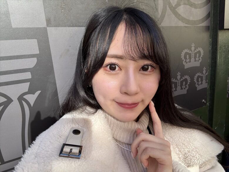 長沢菜々香さんが微笑む画像