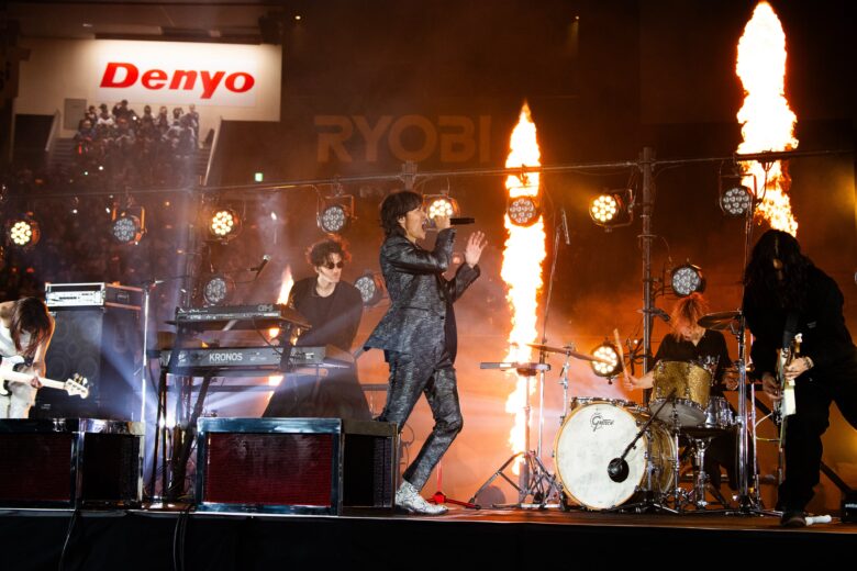 稲葉浩志のタッチメンバー画像