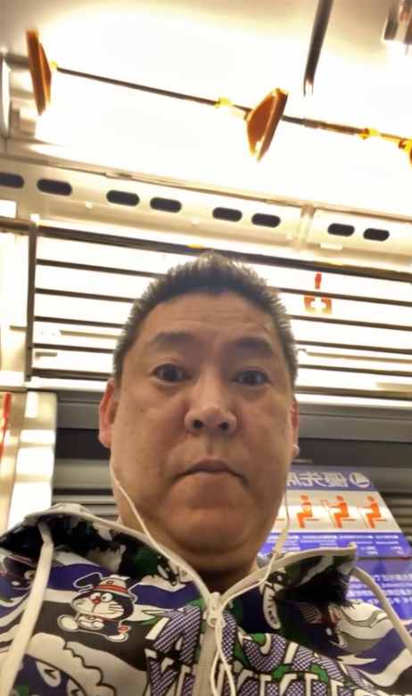 びっくり顔の立花孝志