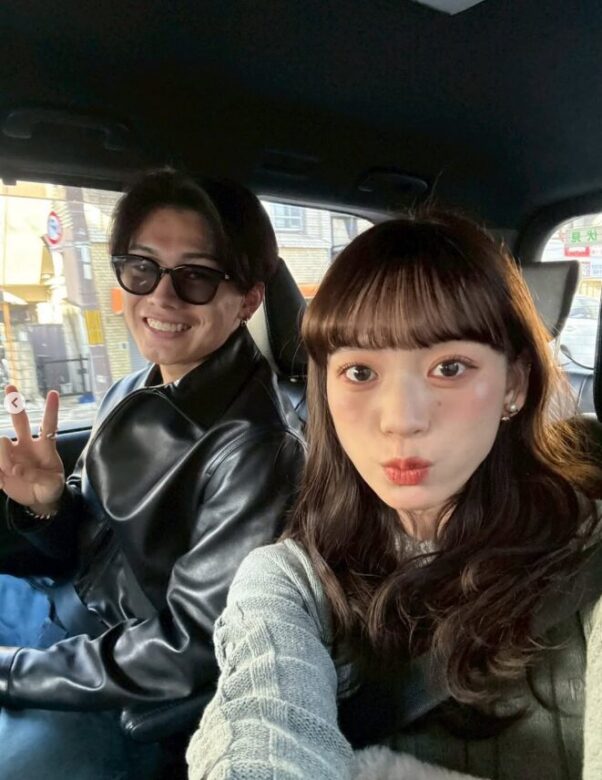 上田綺世と嫁・由布菜月の画像