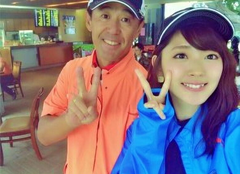 鈴木愛理さんの父・亨さんと鈴木愛理さんの画像