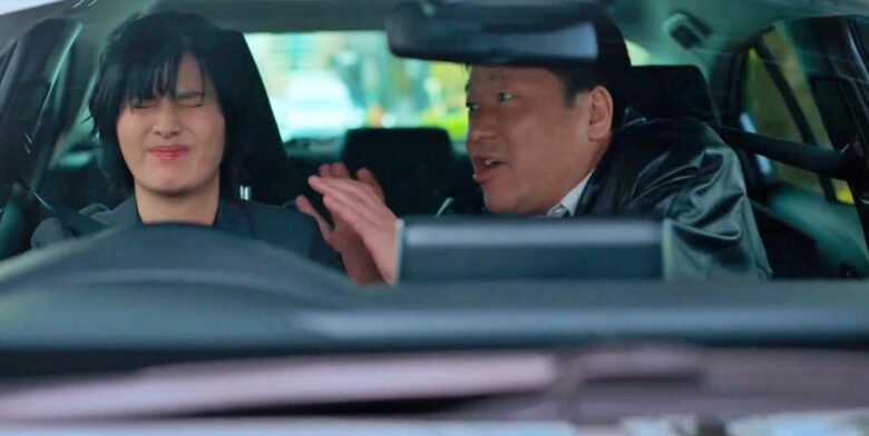 ドラマ「夫婦別姓刑事」の橋本愛さんと佐藤二朗さんの画像