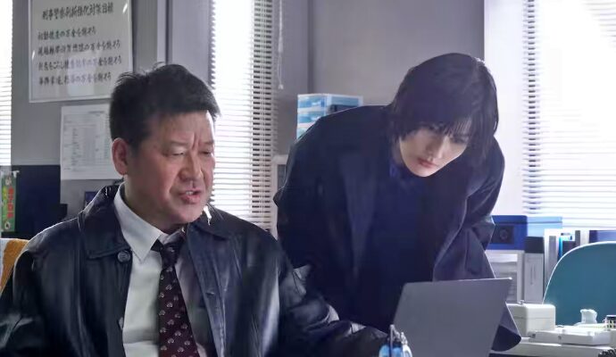 ドラマ「夫婦別姓刑事」の佐藤二朗さんと橋本愛さんの画像