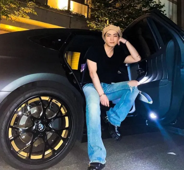 2021年にInstagramで公開された登坂広臣さんの愛車・カスタム仕様のレクサスLS