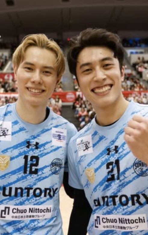 高橋塁と弟藍のガッツポーズ