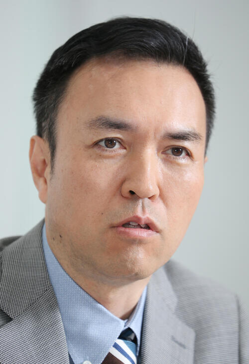 険しい表情で話す玉川徹さん(なぜ使われ続けるのかは数字を持っているから)