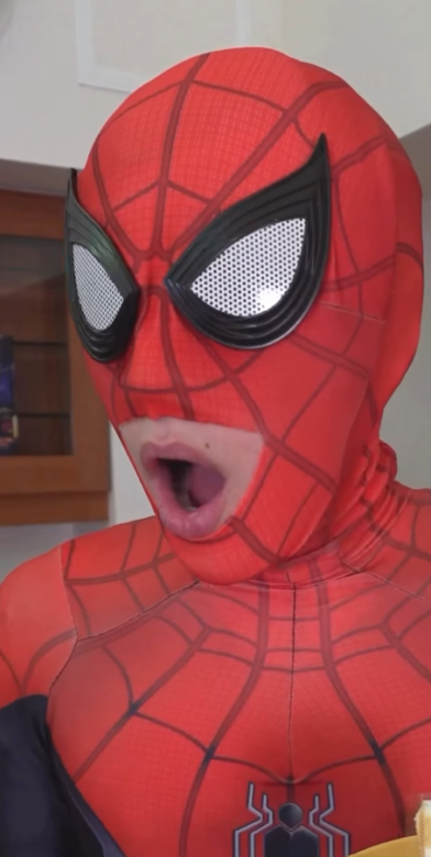 ヴァンビの覆面YouTuber「スパイダーメーン」