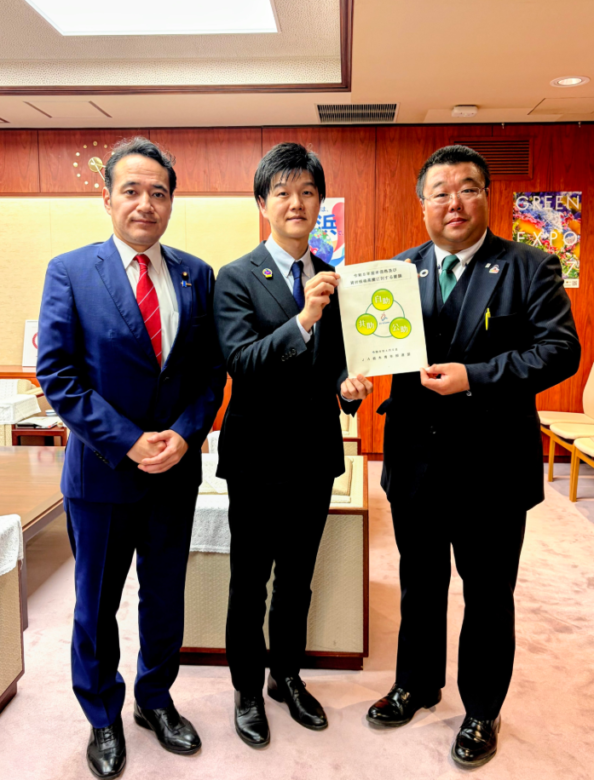 鈴木前農林水産大臣と一緒に