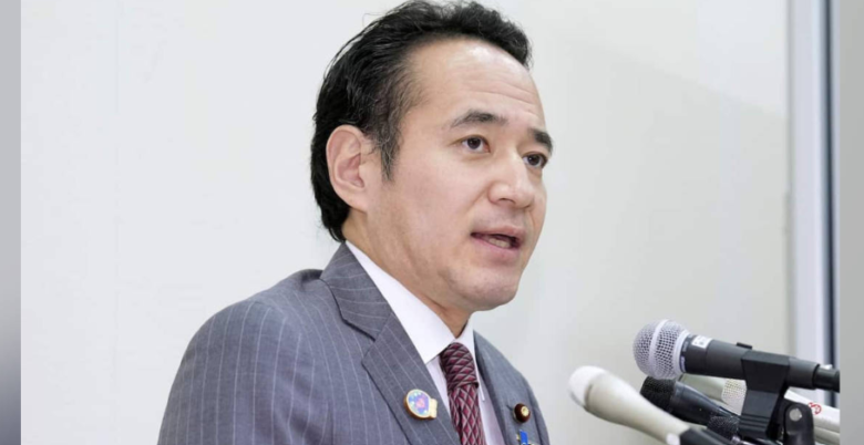 会見を受ける簗和生