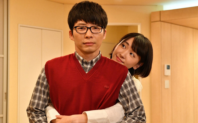 ドラマ「逃げるはあ火だが役に立つ」の新垣結衣と星野源